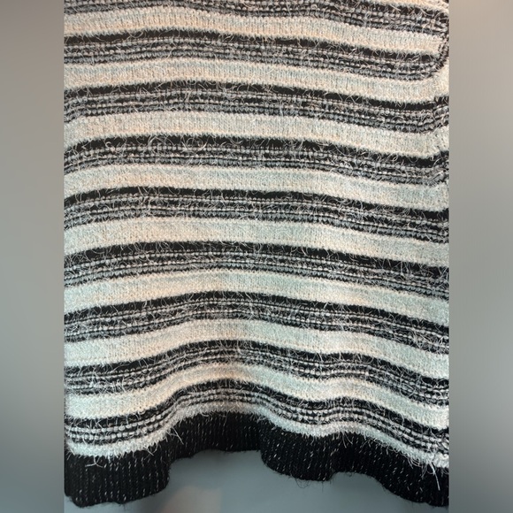 Calvin Klein Cardigan Women’s Black White Striped Fuzzy Eyelash Cropped Open - Picture 10 of 16